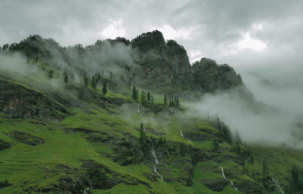 manali travel destination image