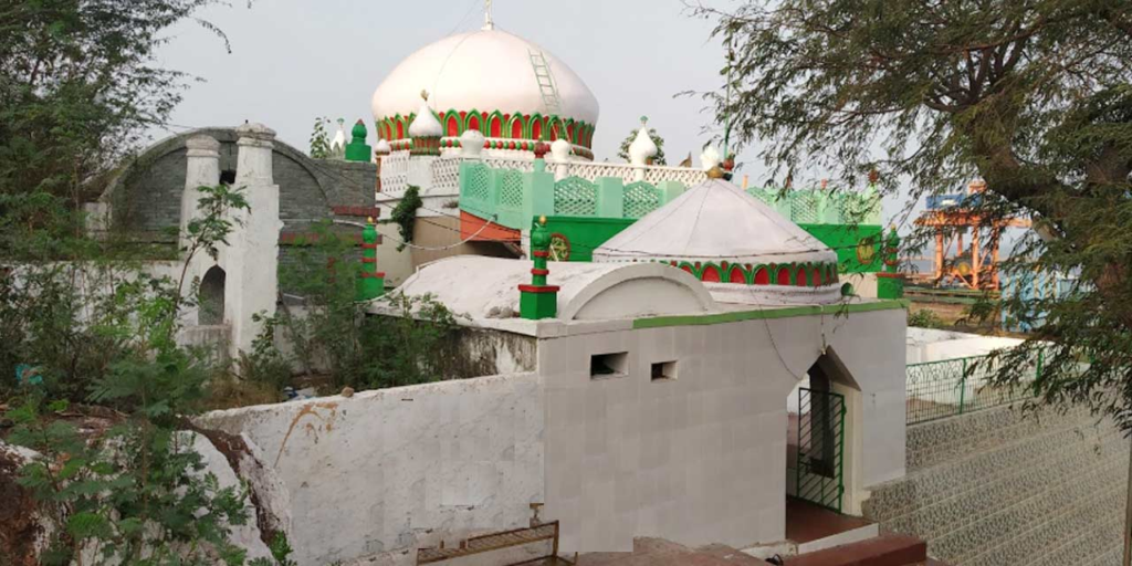 Dargah Konda