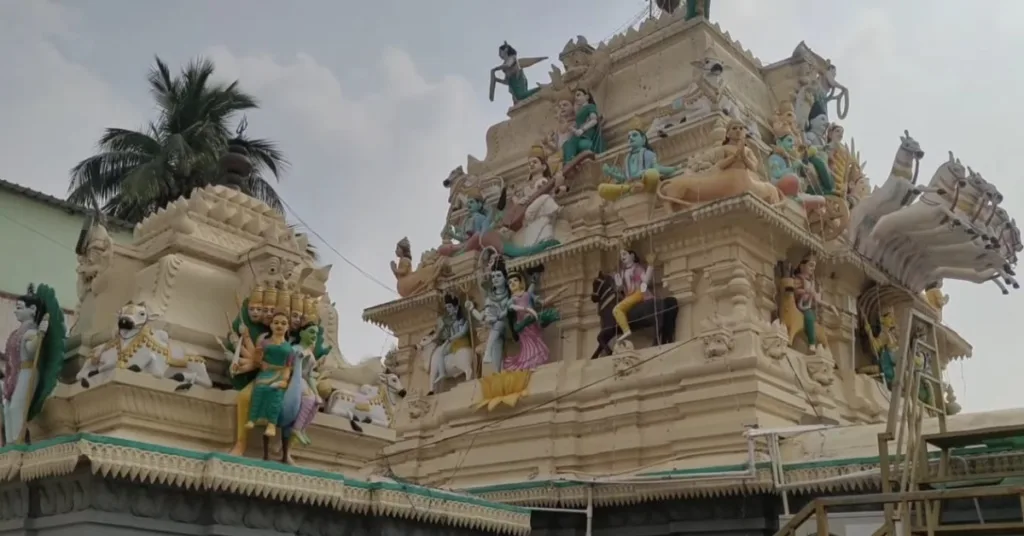 Veereswara Swamy Temple garbha gudi top