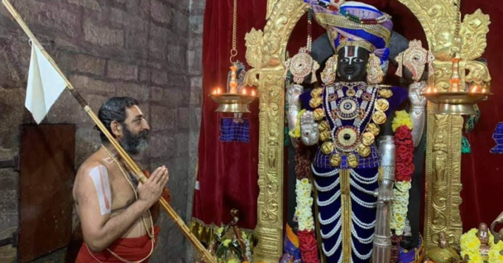 Lord Vasudeva
and Sri Chinna Jeeyar Swamiji 