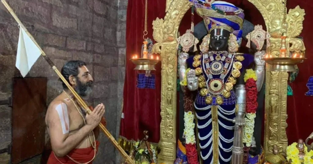 Lord Vasudeva
and Sri Chinna Jeeyar Swamiji