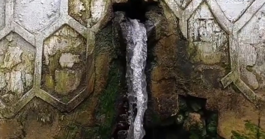 Chinaputturdara Falls coming out from Shiva Lingam
