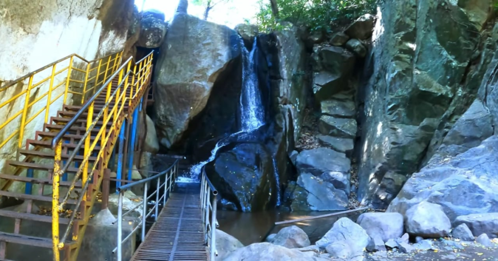 Chinaputturdara Falls