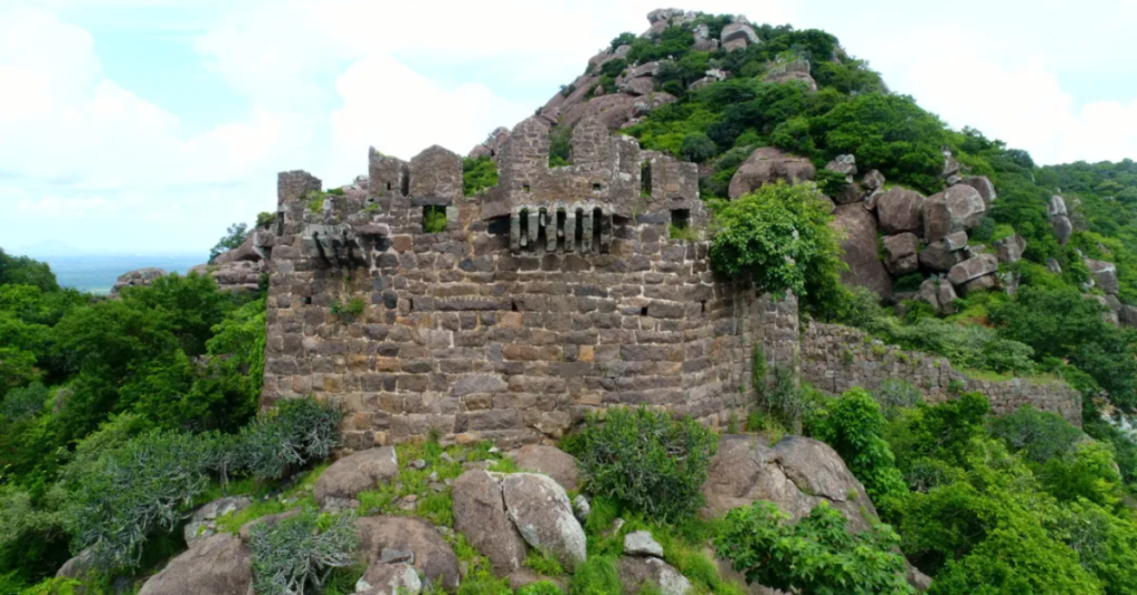  An Ancient hill Kondaveedu Fort