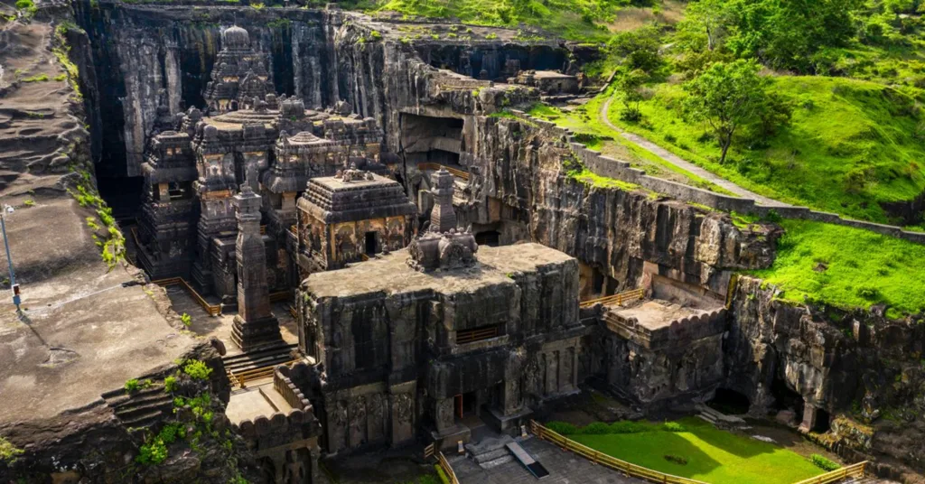 the main top 10 UNESCO Indian heritage sites are Ellora Caves.